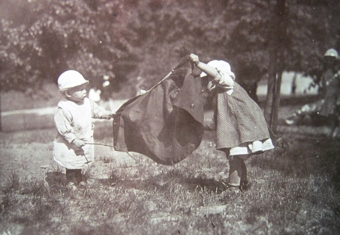 2. De arbetar och ordnar